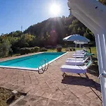 Hilltop With Swimming Pool Διαμέρισμα *