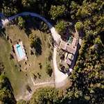 Hilltop With Swimming Pool Διαμέρισμα
