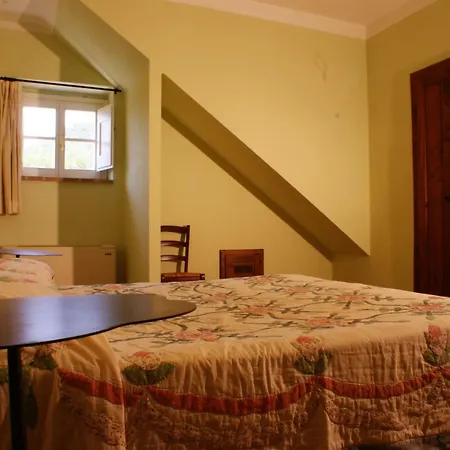 Lägenhet Hilltop With Swimming Pool