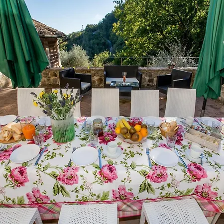 Hilltop With Swimming Pool Lägenhet Assisi