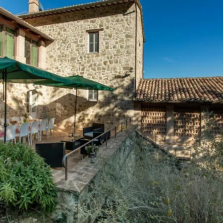 公寓 Hilltop With Swimming Pool