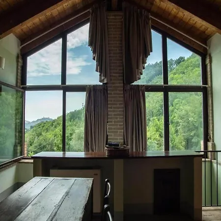 公寓 Hilltop With Swimming Pool