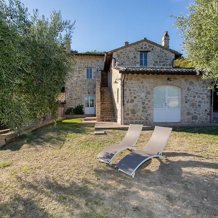 Hilltop With Swimming Pool Lägenhet *