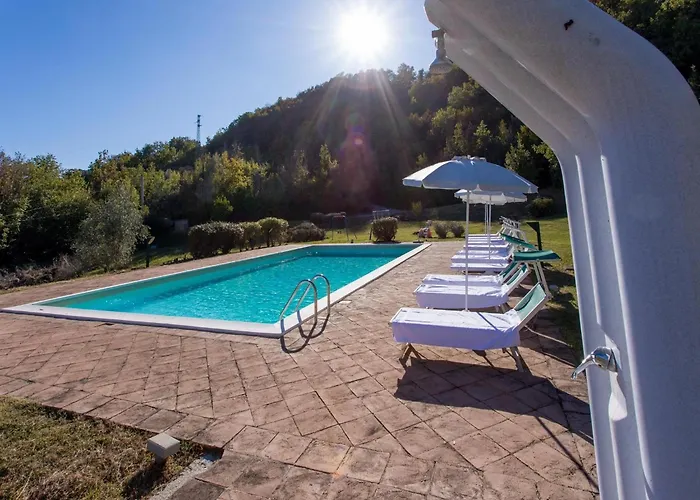 Hilltop With Swimming Pool Apartament *