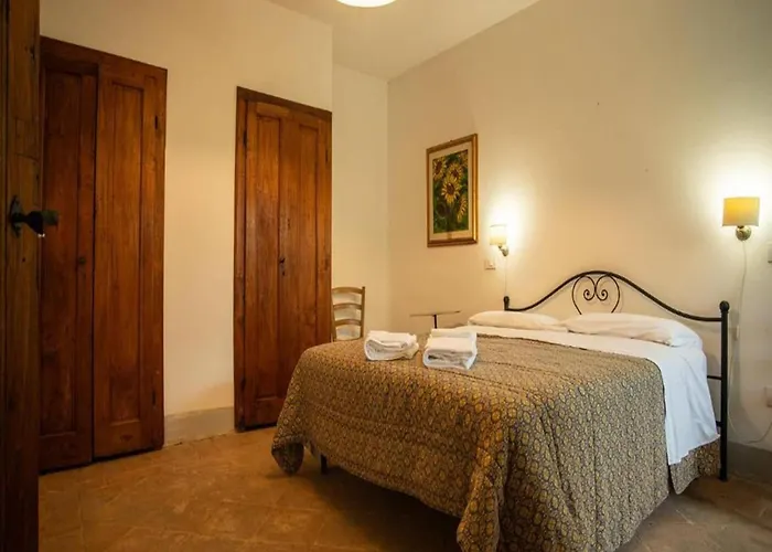 Hilltop With Swimming Pool Apartament