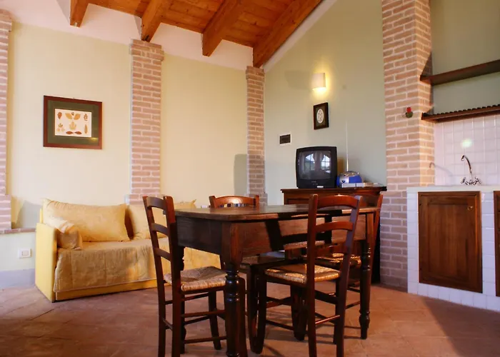 Hilltop With Swimming Pool Asyż