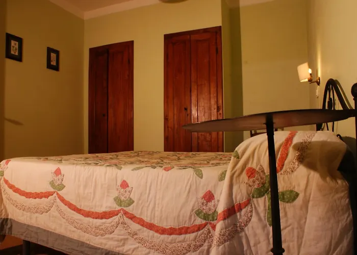 Hilltop With Swimming Pool Apartament Asyż