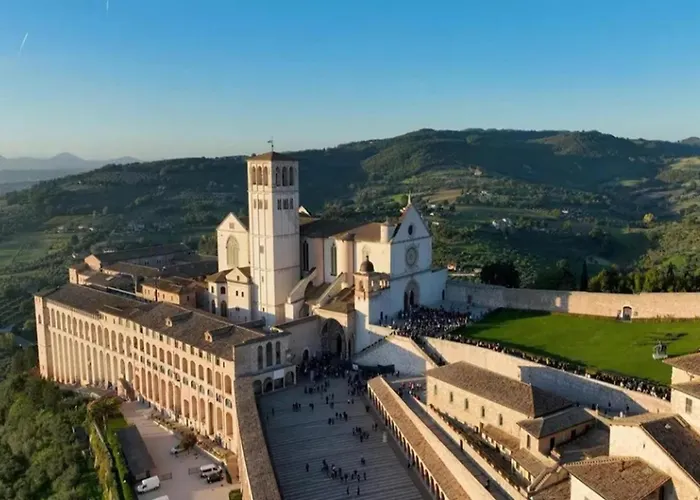 Hilltop With Swimming Pool Apartament *